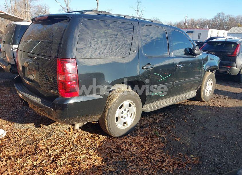 Photo 4 of 2010 Chevrolet Tahoe LT (VIN 1GNMCBE31AR244803)
