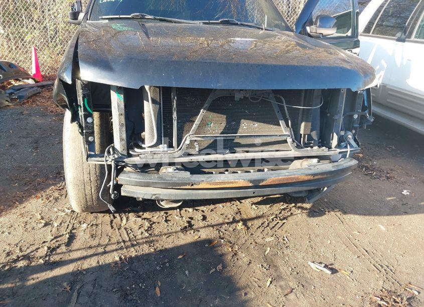 Photo 6 of 2010 Chevrolet Tahoe LT (VIN 1GNMCBE31AR244803)