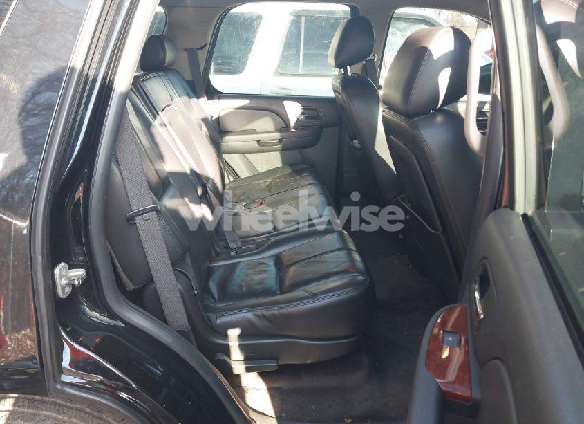 Photo 8 of 2010 Chevrolet Tahoe LT (VIN 1GNMCBE31AR244803)