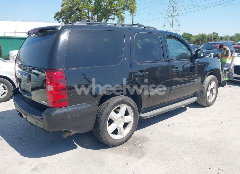 Photo 4 of 2010 Chevrolet Tahoe LT (VIN 1GNMCBE32AR115615)