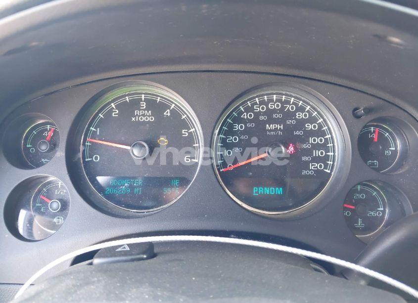 Photo 7 of 2010 Chevrolet Tahoe LT (VIN 1GNMCBE32AR115615)