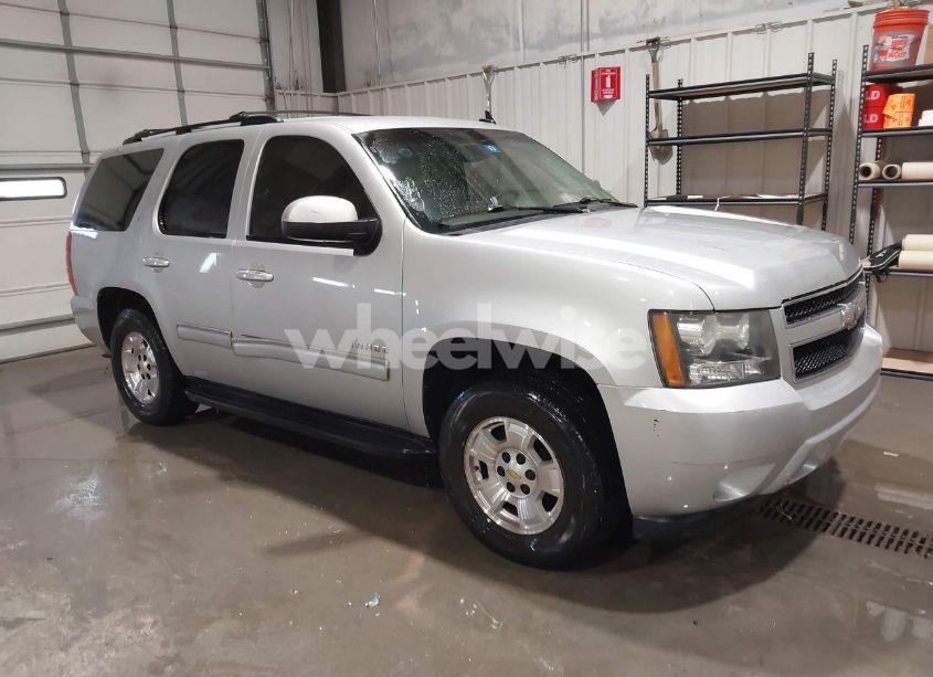 2010 Chevrolet Tahoe LT (VIN 1GNMCBE32AR244471) main photo