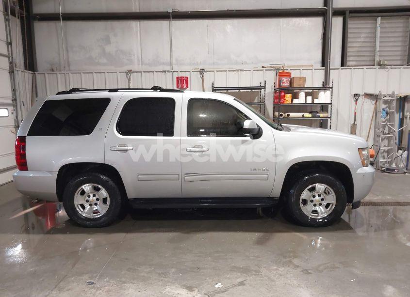 Photo 13 of 2010 Chevrolet Tahoe LT (VIN 1GNMCBE32AR244471)