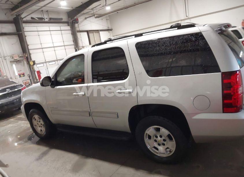 Photo 14 of 2010 Chevrolet Tahoe LT (VIN 1GNMCBE32AR244471)