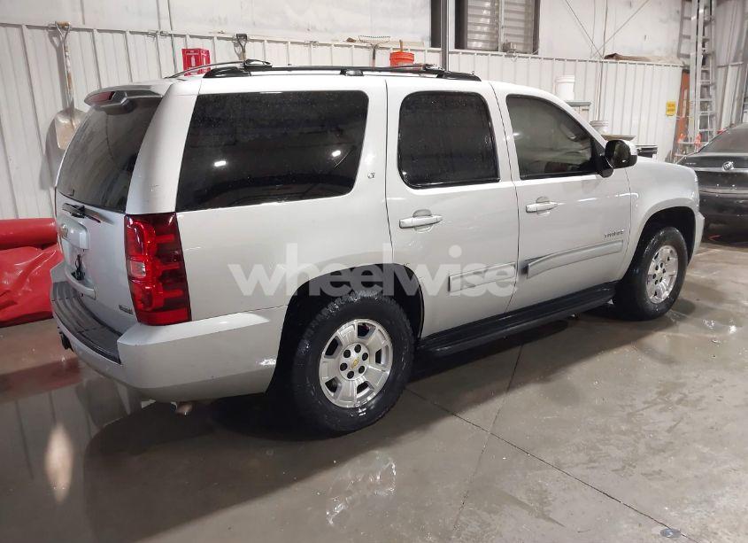 Photo 4 of 2010 Chevrolet Tahoe LT (VIN 1GNMCBE32AR244471)
