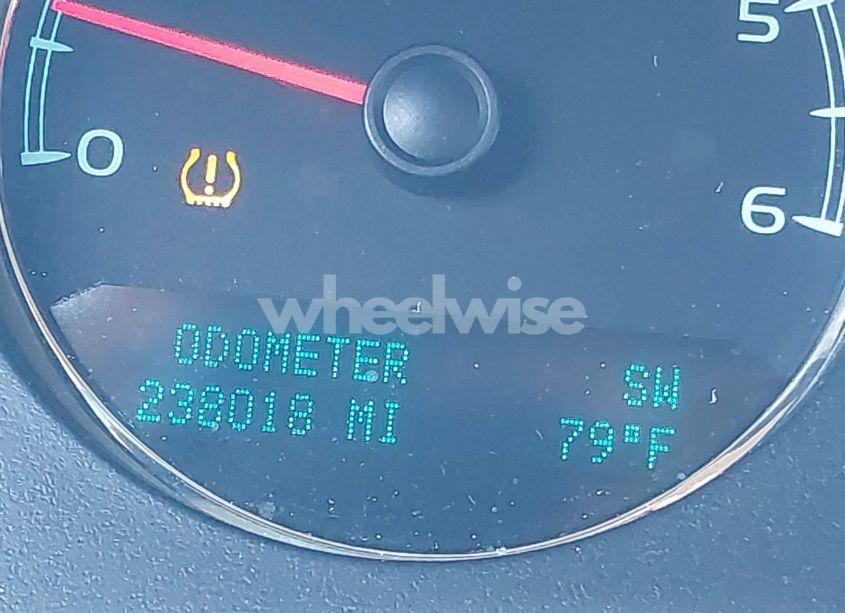 Photo 15 of 2010 Chevrolet Tahoe LT (VIN 1GNMCBE33AR147585)