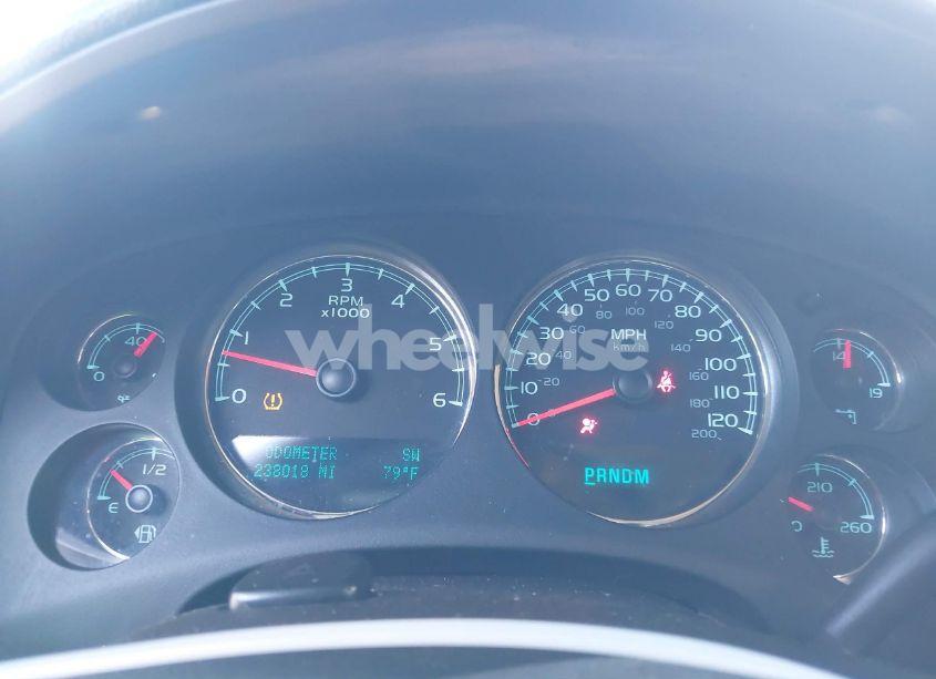 Photo 7 of 2010 Chevrolet Tahoe LT (VIN 1GNMCBE33AR147585)