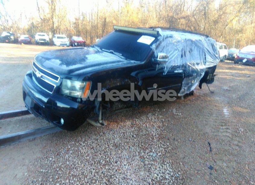 Photo 2 of 2010 Chevrolet Tahoe LT (VIN 1GNMCBE35AR159284)