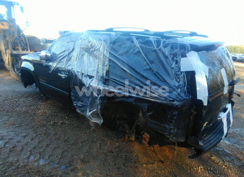 Photo 3 of 2010 Chevrolet Tahoe LT (VIN 1GNMCBE35AR159284)