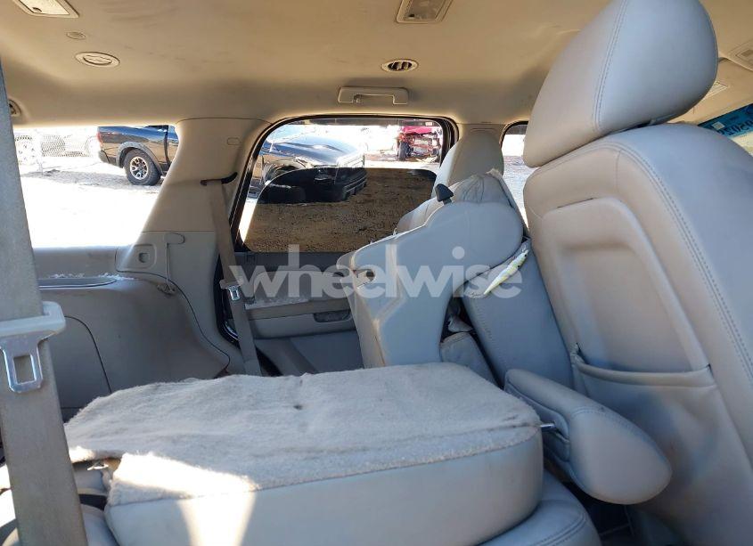 Photo 8 of 2010 Chevrolet Tahoe LT (VIN 1GNMCBE35AR159284)