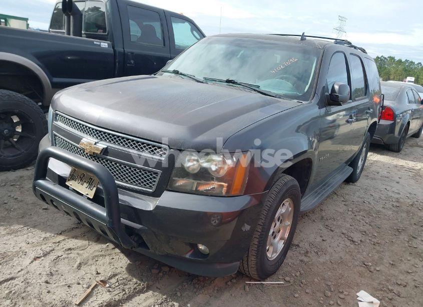 Photo 2 of 2010 Chevrolet Tahoe LT (VIN 1GNMCBE35AR207561)