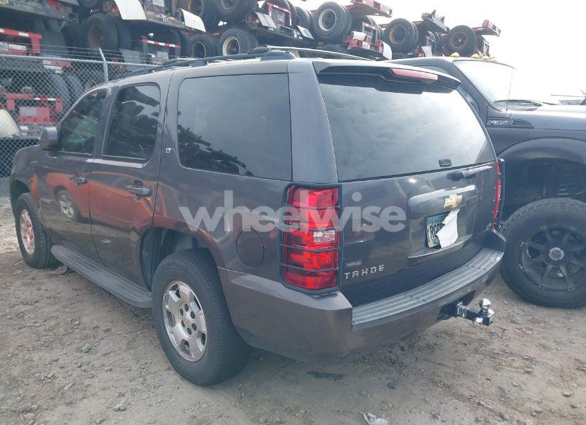 Photo 3 of 2010 Chevrolet Tahoe LT (VIN 1GNMCBE35AR207561)