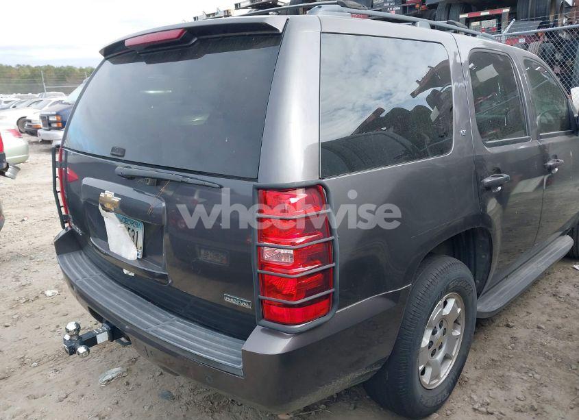 Photo 4 of 2010 Chevrolet Tahoe LT (VIN 1GNMCBE35AR207561)