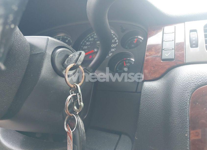 Photo 11 of 2010 Chevrolet Tahoe LT (VIN 1GNMCBE38AR113187)