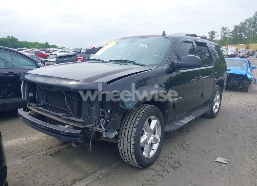 Photo 2 of 2010 Chevrolet Tahoe LT (VIN 1GNMCBE38AR113187)