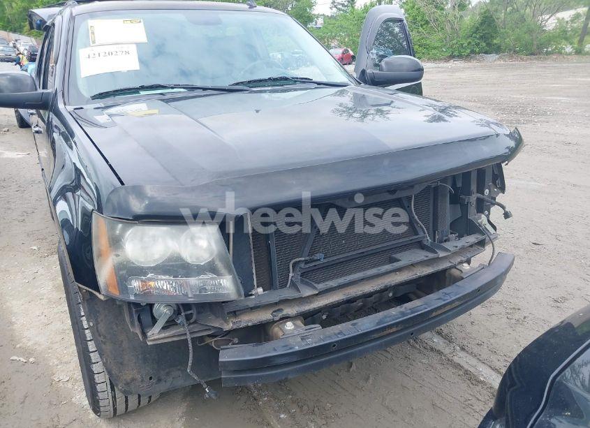 Photo 6 of 2010 Chevrolet Tahoe LT (VIN 1GNMCBE38AR113187)