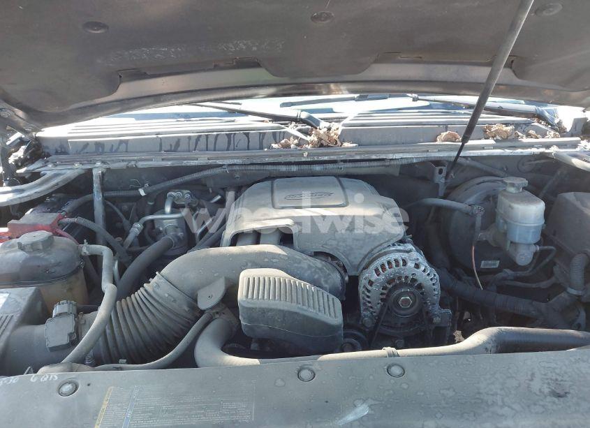 Photo 10 of 2010 Chevrolet Tahoe LT (VIN 1GNMCBE38AR182090)