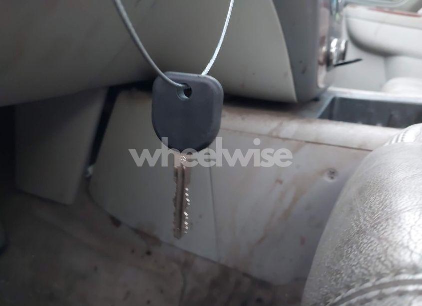 Photo 11 of 2010 Chevrolet Tahoe LT (VIN 1GNMCBE38AR182090)