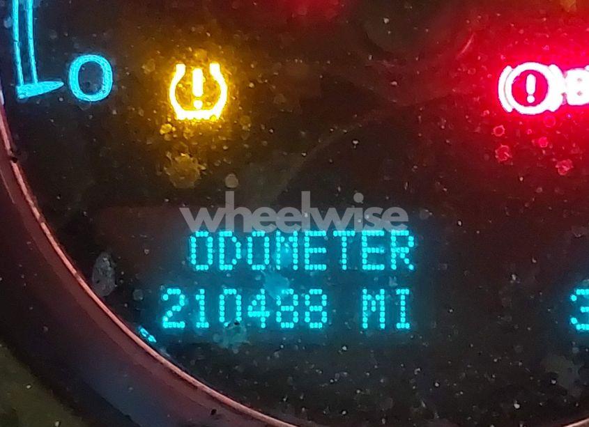 Photo 15 of 2010 Chevrolet Tahoe LT (VIN 1GNMCBE38AR182090)