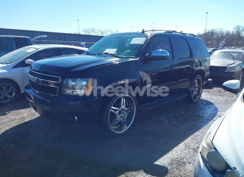 Photo 2 of 2010 Chevrolet Tahoe LT (VIN 1GNMCBE38AR182090)