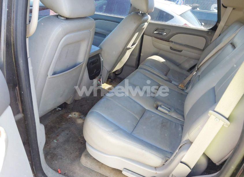 Photo 8 of 2010 Chevrolet Tahoe LT (VIN 1GNMCBE38AR182090)