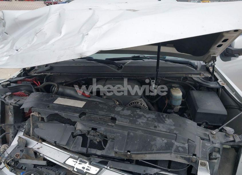 Photo 10 of 2010 Chevrolet Tahoe LT (VIN 1GNMCBE39AR129916)