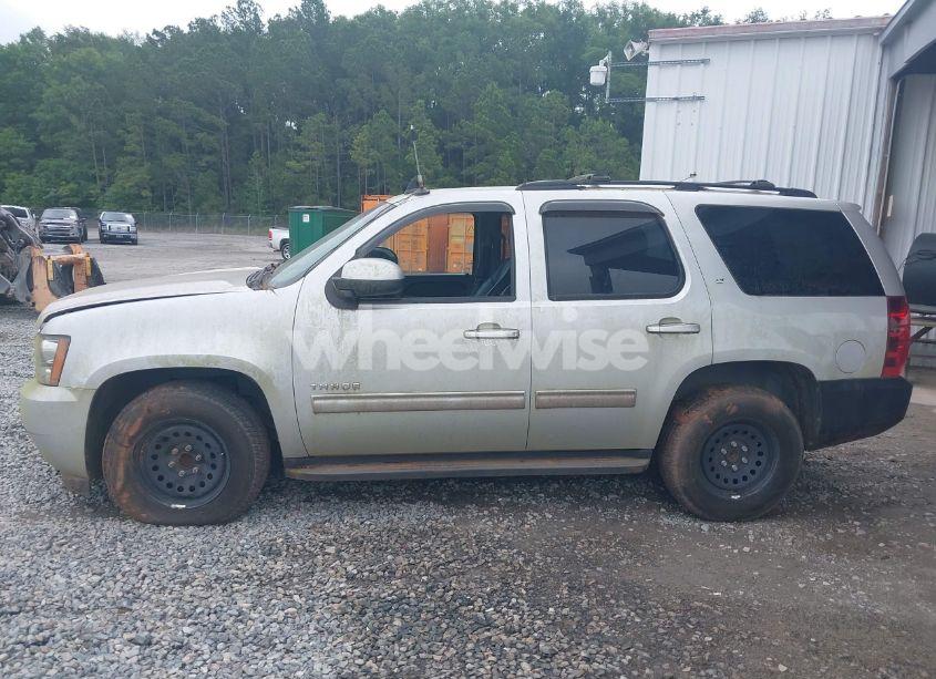 Photo 14 of 2010 Chevrolet Tahoe LT (VIN 1GNMCBE39AR148868)