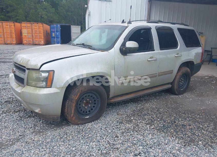 Photo 2 of 2010 Chevrolet Tahoe LT (VIN 1GNMCBE39AR148868)