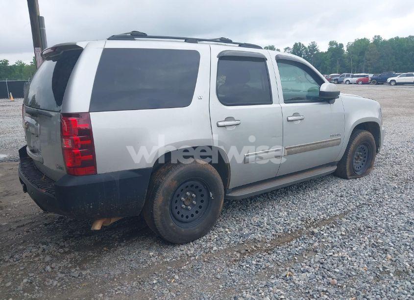 Photo 4 of 2010 Chevrolet Tahoe LT (VIN 1GNMCBE39AR148868)
