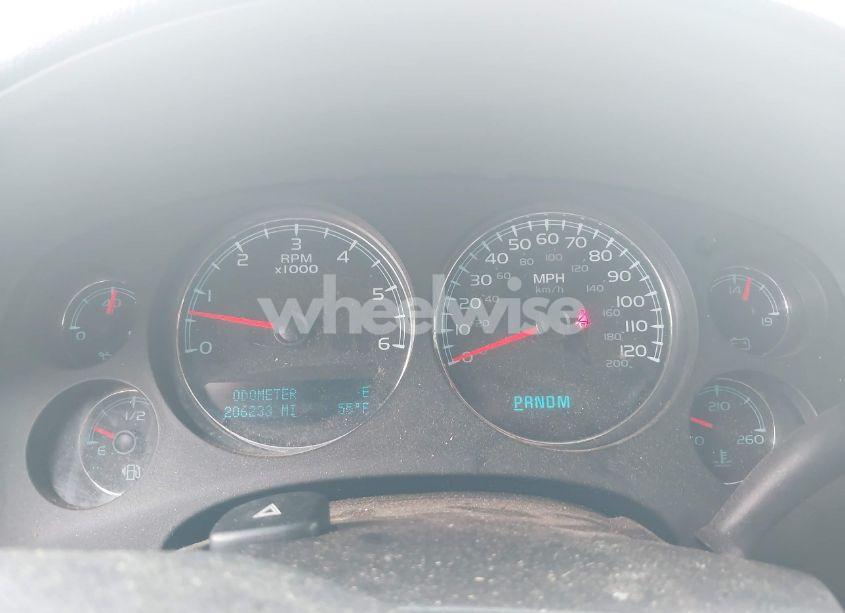 Photo 7 of 2010 Chevrolet Tahoe LT (VIN 1GNMCBE39AR148868)