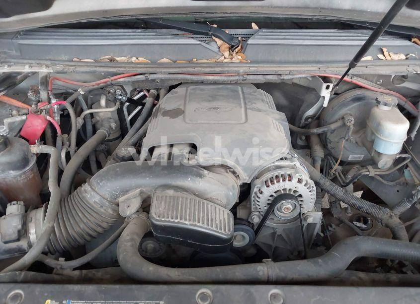 Photo 10 of 2010 Chevrolet Tahoe LT (VIN 1GNMCBE39AR157330)