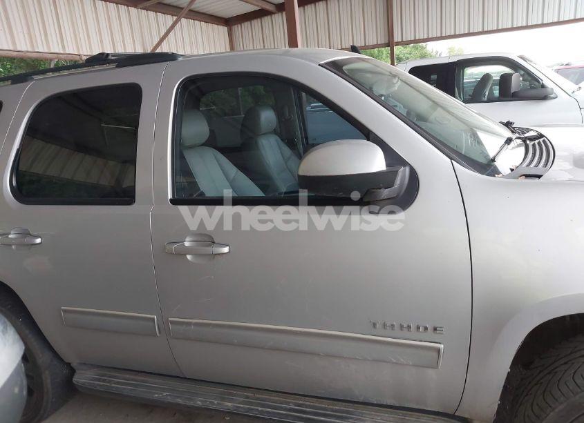 Photo 13 of 2010 Chevrolet Tahoe LT (VIN 1GNMCBE39AR157330)