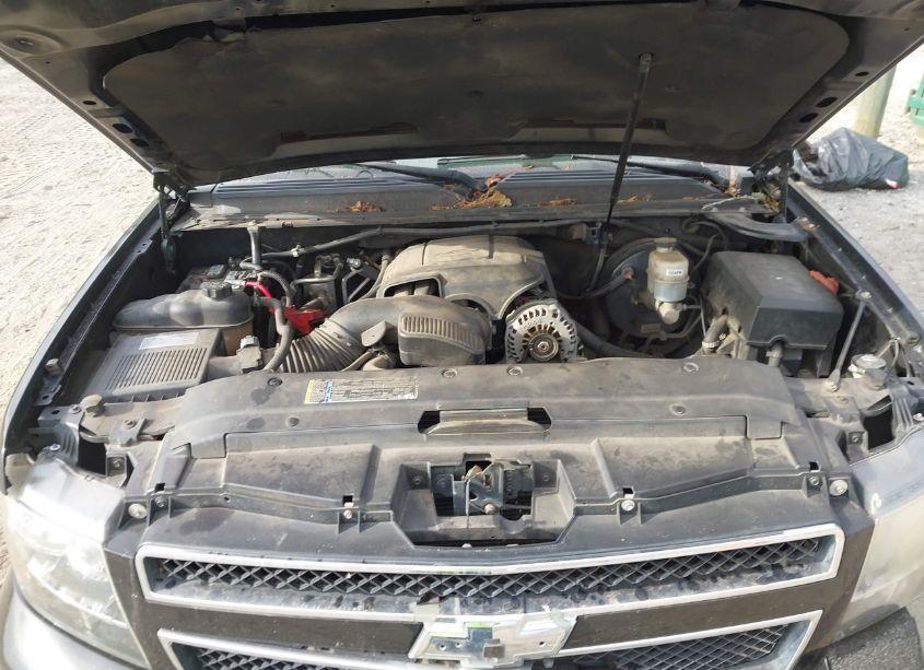 Photo 10 of 2010 Chevrolet Tahoe LT (VIN 1GNMCBE3XAR192006)