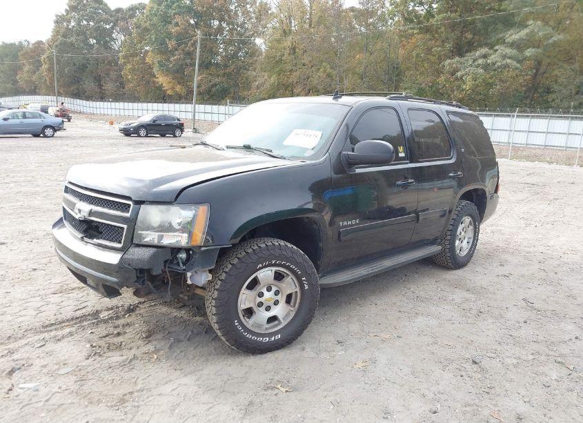 Photo 2 of 2010 Chevrolet Tahoe LT (VIN 1GNMCBE3XAR192006)
