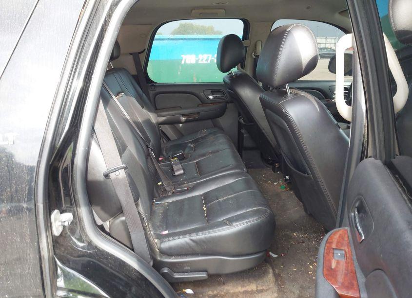 Photo 8 of 2010 Chevrolet Tahoe LT (VIN 1GNMCBE3XAR192006)