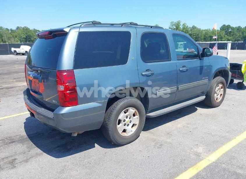 Photo 4 of 2010 Chevrolet Tahoe LT (VIN 1GNMCBE3XAR247988)