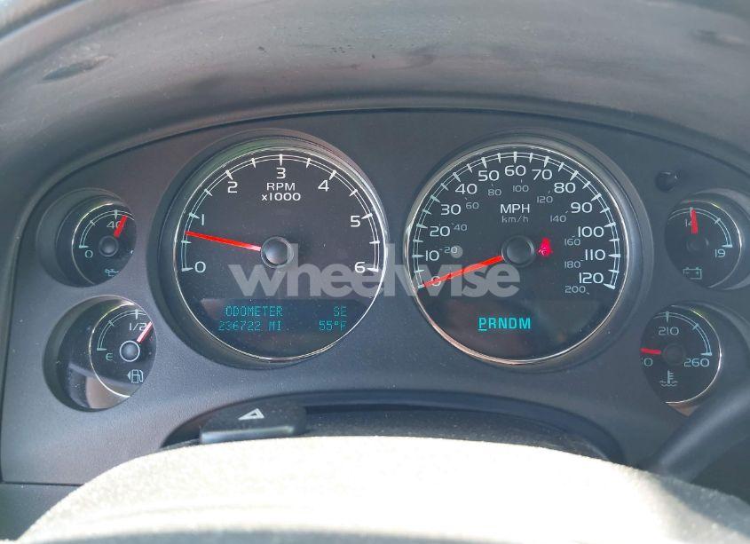 Photo 7 of 2010 Chevrolet Tahoe LT (VIN 1GNMCBE3XAR247988)