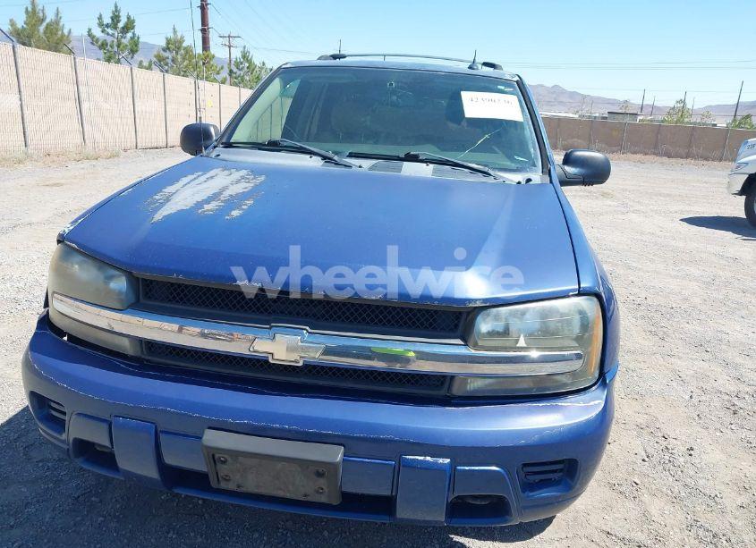 Photo 12 of 2005 Chevrolet Trailblazer (VIN 1GNOT135152152139)