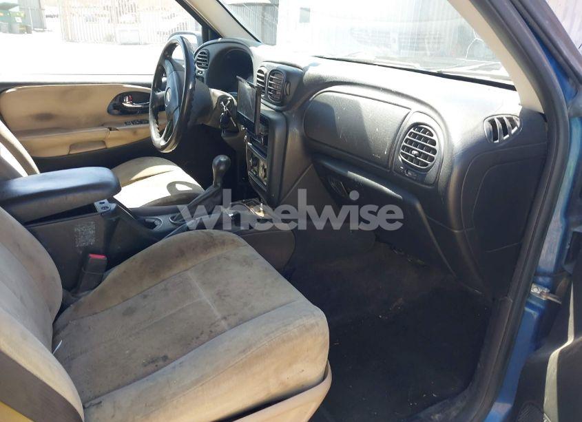 Photo 5 of 2005 Chevrolet Trailblazer (VIN 1GNOT135152152139)