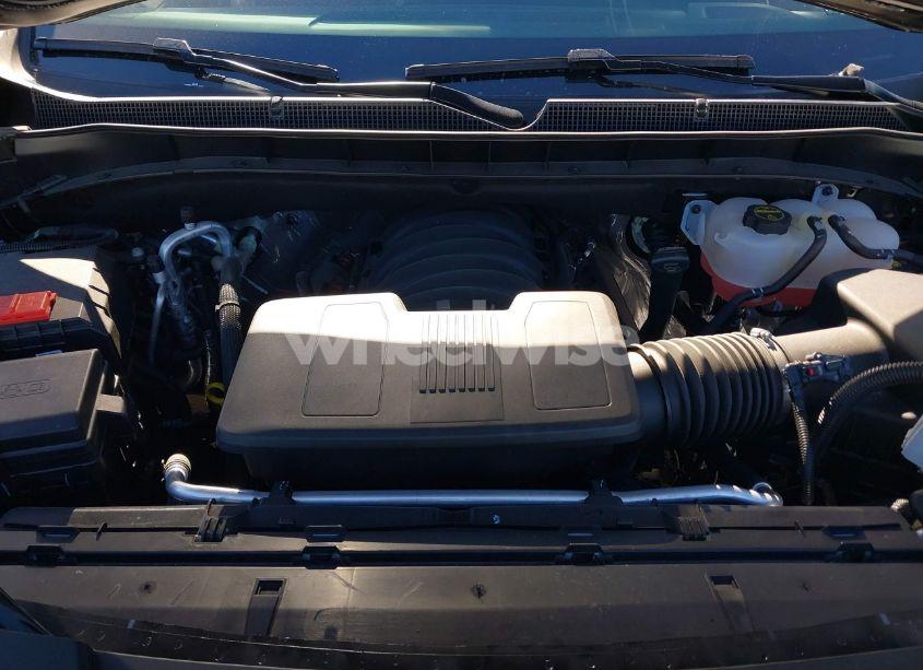 Photo 10 of 2025 Chevrolet Suburban 4WD LT (VIN 1GNS6CRD6SR109969)