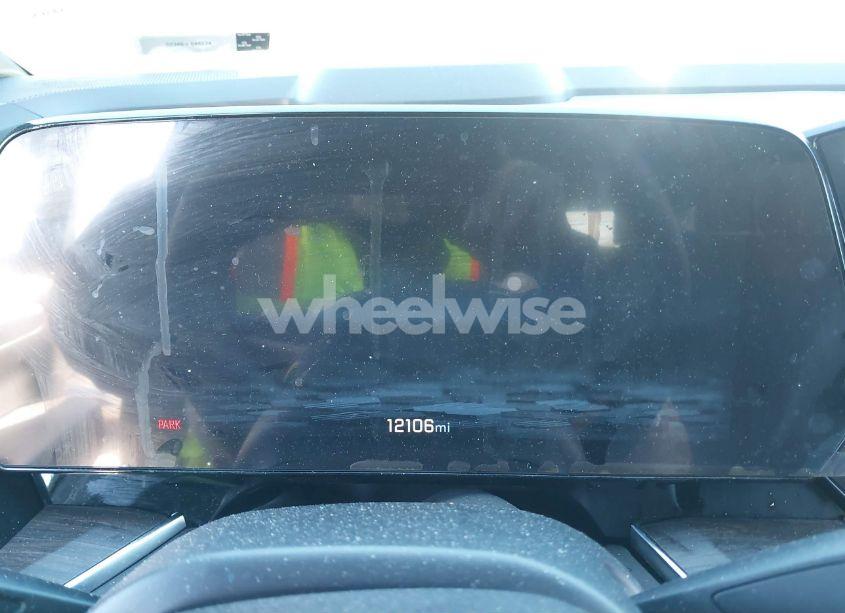 Photo 7 of 2025 Chevrolet Suburban 4WD LT (VIN 1GNS6CRD6SR109969)