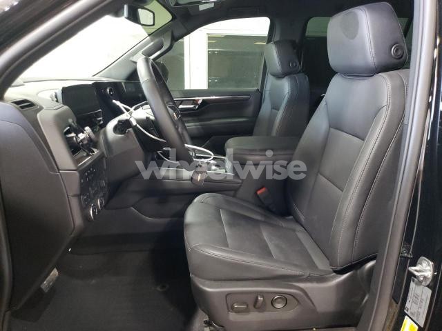 Photo 3 of 2025 CHEVROLET SUBURBAN K1500 LT (VIN 1GNS6CRD9SR159135)