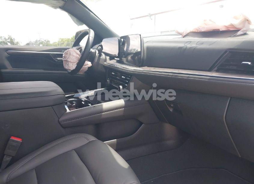 Photo 5 of 2025 Chevrolet Tahoe 4WD Z71 (VIN 1GNS6PRD3SR232930)