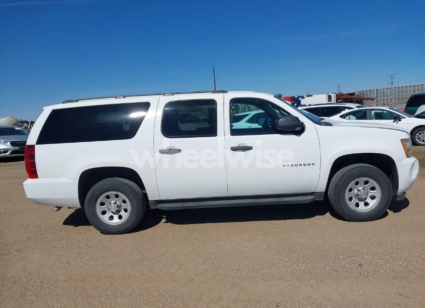 Photo 13 of 2014 Chevrolet Suburban 1500 COMMERCIAL FLEET (VIN 1GNSC5E00ER240021)