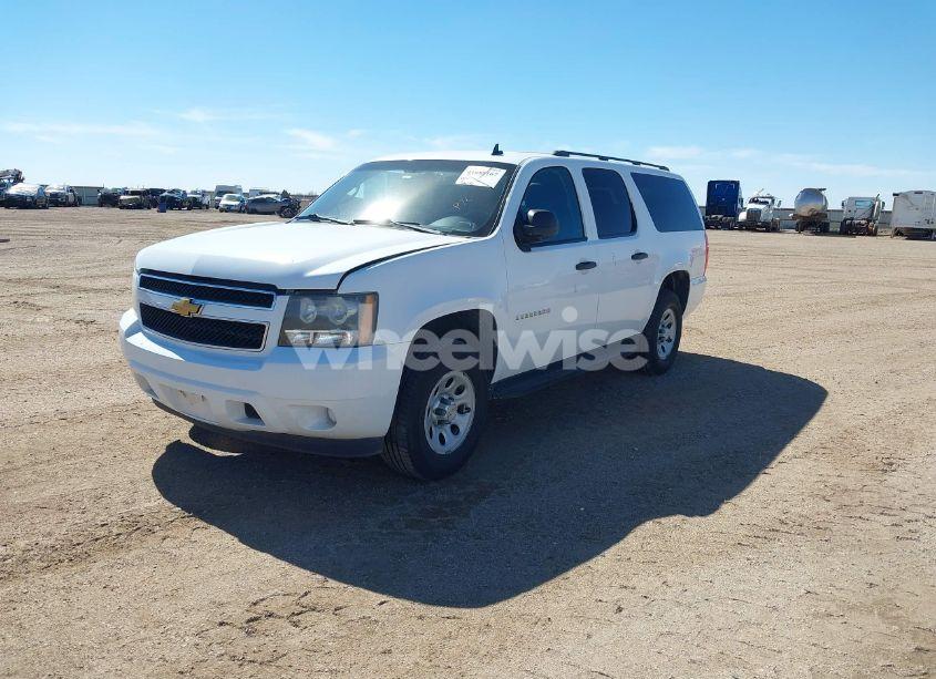 Photo 2 of 2014 Chevrolet Suburban 1500 COMMERCIAL FLEET (VIN 1GNSC5E00ER240021)