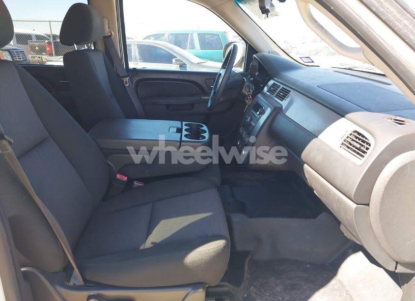 Photo 5 of 2014 Chevrolet Suburban 1500 COMMERCIAL FLEET (VIN 1GNSC5E00ER240021)