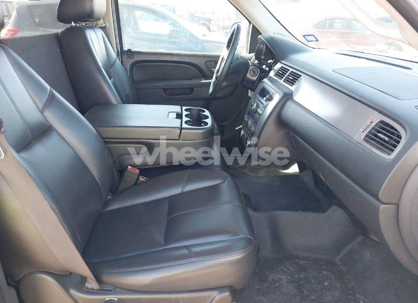 Photo 5 of 2011 Chevrolet Suburban 1500 COMMERCIAL FLEET (VIN 1GNSC5E03BR343753)