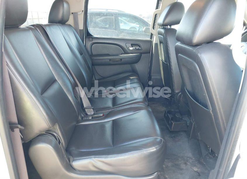 Photo 8 of 2011 Chevrolet Suburban 1500 COMMERCIAL FLEET (VIN 1GNSC5E03BR343753)