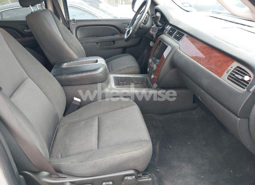 Photo 5 of 2011 Chevrolet Tahoe LS (VIN 1GNSCAE00BR102628)