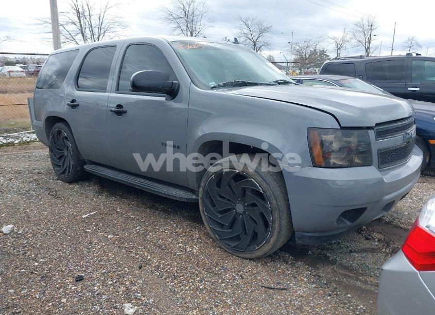 2011 Chevrolet Tahoe LS (VIN 1GNSCAE00BR309908) main photo